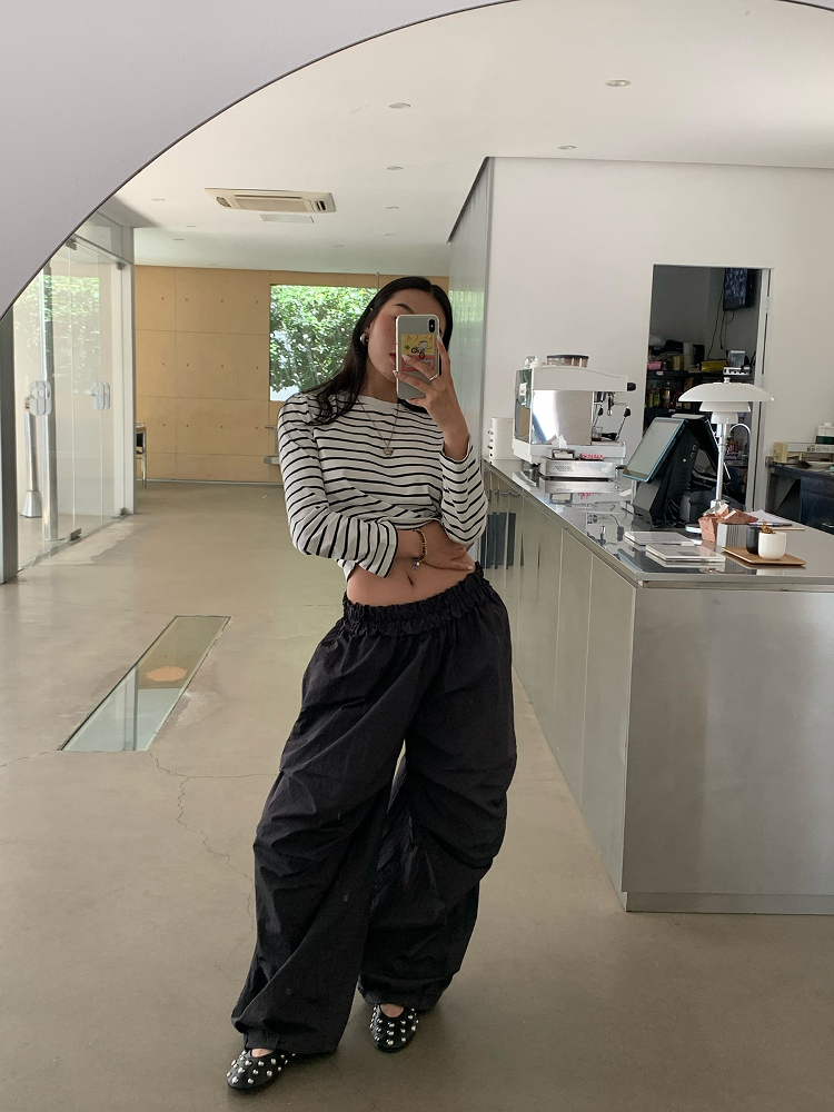 Lightweight Loose Pants with Cloud Waistband for Virtual Abs Line - Zero Gravity Mode, Available in 2 Colors, Trendy Comfort Wear Lightweight Loose Pants with Cloud Waistband for Virtual Abs Line - Zero Gravity Mode, Available in 2 Colors, Trendy Comfort Wear