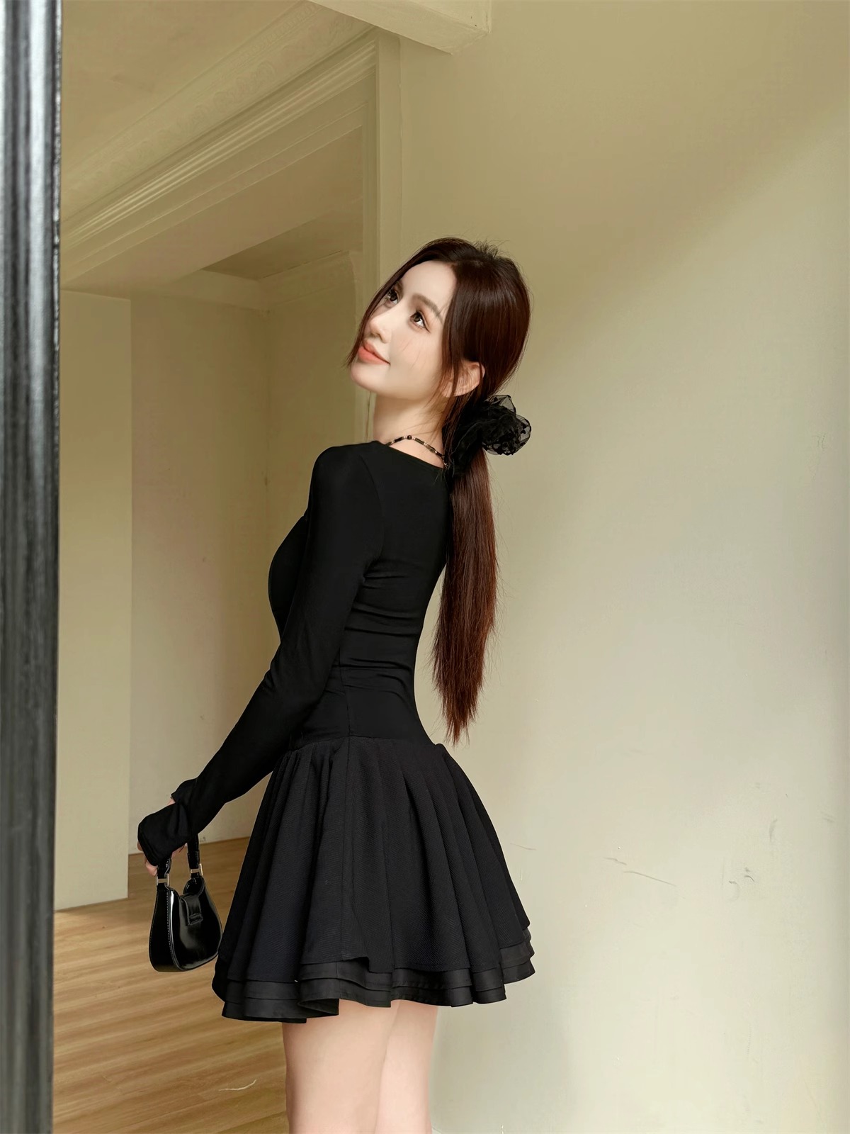 Lightweight Low Neckline Long Sleeve Puff Skirt Little Black Dress, Waist-Cinching Hepburn Style for Birthday Parties Lightweight Low Neckline Long Sleeve Puff Skirt Little Black Dress, Waist-Cinching Hepburn Style for Birthday Parties