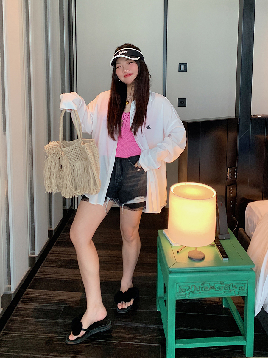 Lightweight Luxury Long Sleeve Sunscreen Shirt for Plus-Size Women - 2025 Summer Style, Belly Covering Top Lightweight Luxury Long Sleeve Sunscreen Shirt for Plus-Size Women - 2025 Summer Style, Belly Covering Top