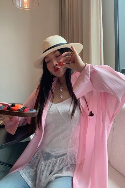 Lightweight Luxury Long Sleeve Sunscreen Shirt for Plus-Size Women - 2025 Summer Style, Belly Covering Top