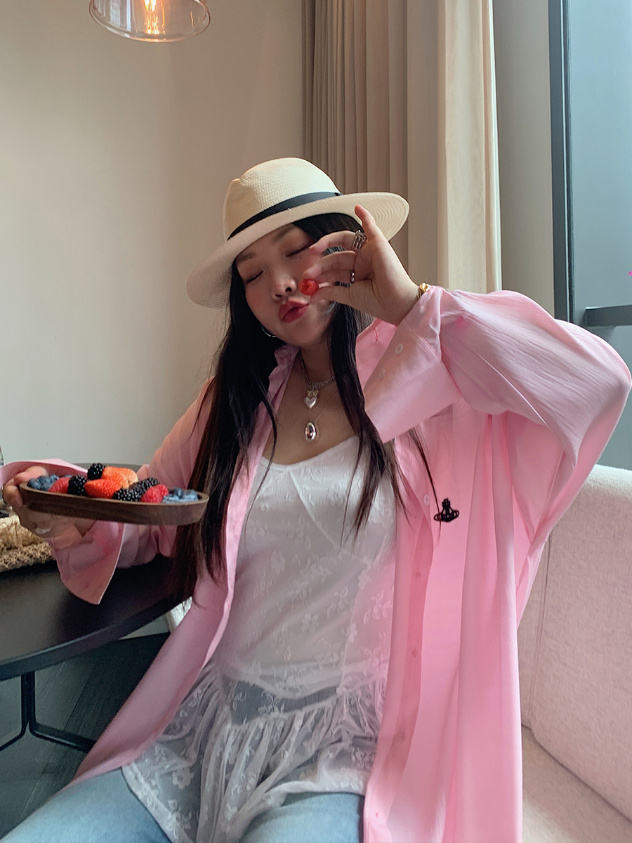 Lightweight Luxury Long Sleeve Sunscreen Shirt for Plus-Size Women - 2025 Summer Style, Belly Covering Top Lightweight Luxury Long Sleeve Sunscreen Shirt for Plus-Size Women - 2025 Summer Style, Belly Covering Top