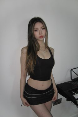 Lightweight Modal Cotton U-Neck Tank Top - Breathable Close-Fitting Design in 4 Colors - Perfect for Summer and Layering