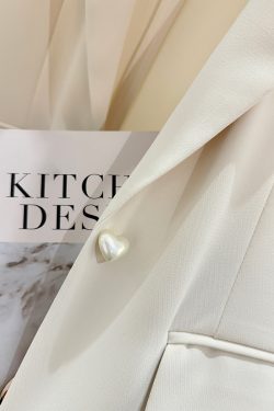 Lightweight Off-White Women's Suit Jacket - Stylish Minimalist Blazer for Summer Commuting, Fashionable 2025 Design