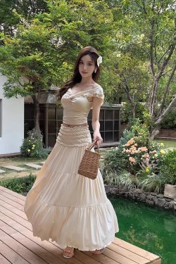 Lightweight One-Shoulder French Top with Ear-Shaped Ruffles and Elastic Long Skirt Set - Perfect for Summer Fashion