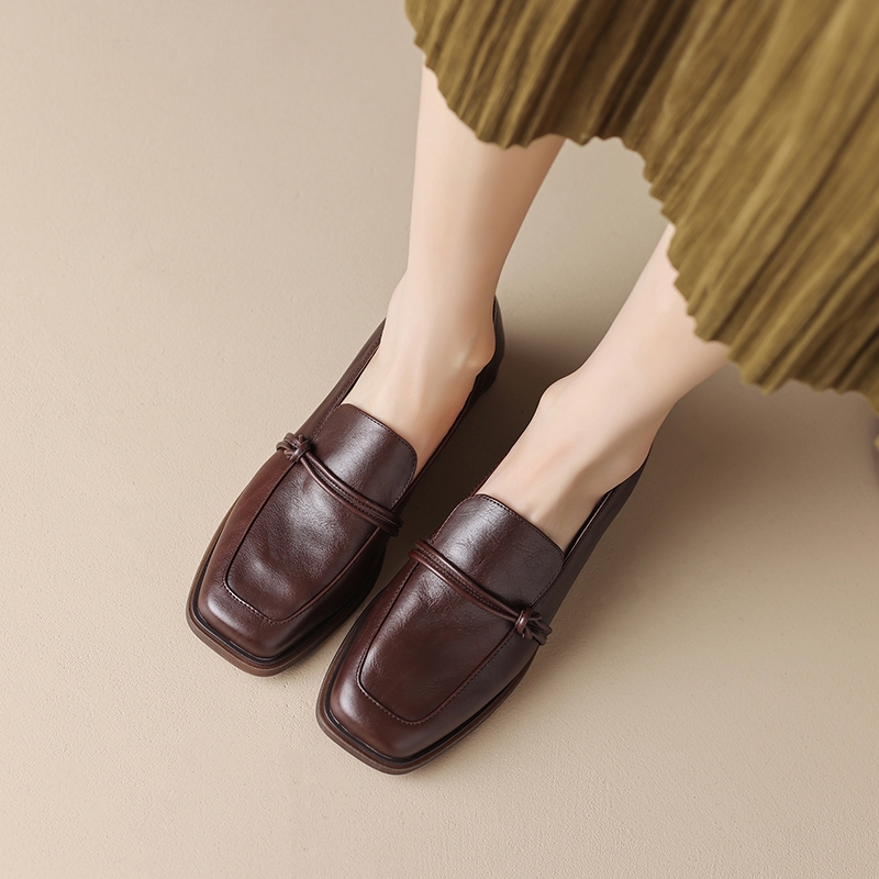 Lightweight Retro British Style Genuine Leather Square-Toe Loafers for Women - Chic Small Leather Flats Lightweight Retro British Style Genuine Leather Square-Toe Loafers for Women - Chic Small Leather Flats