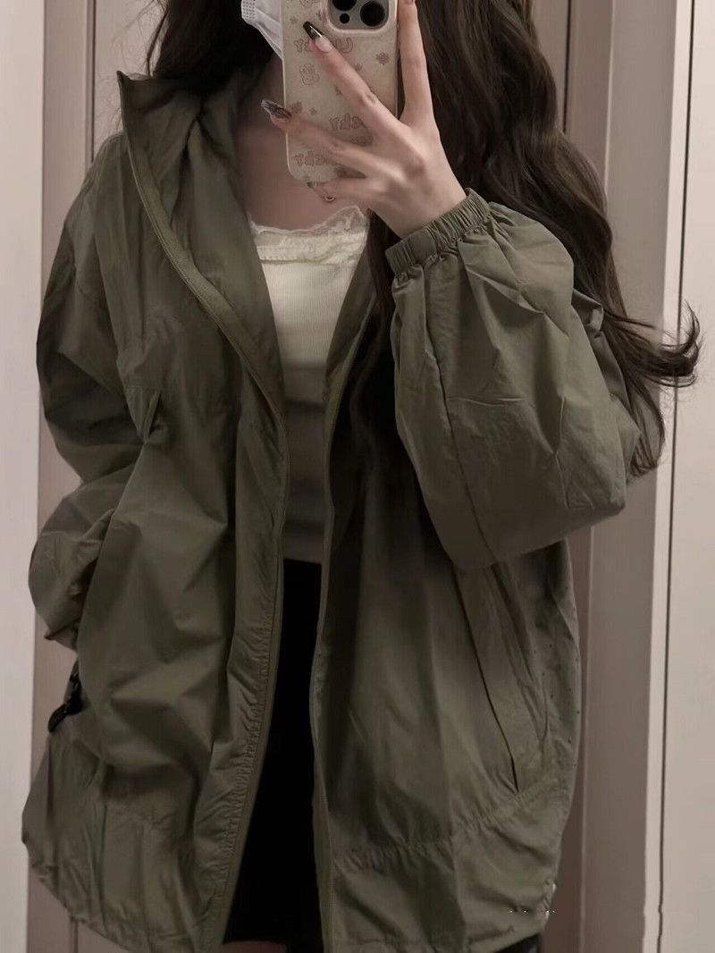 Lightweight Retro Outdoor Sun Protection Jacket for Women - Breathable UV Protection Windbreaker Coat in Loose Fit, Summer Style Lightweight Retro Outdoor Sun Protection Jacket for Women - Breathable UV Protection Windbreaker Coat in Loose Fit, Summer Style
