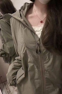 Lightweight Retro Outdoor Sun Protection Jacket for Women - Breathable UV Protection Windbreaker Coat in Loose Fit, Summer Style