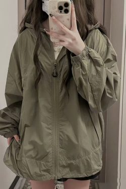 Lightweight Retro Outdoor Sun Protection Jacket for Women - Breathable UV Protection Windbreaker Coat in Loose Fit, Summer Style