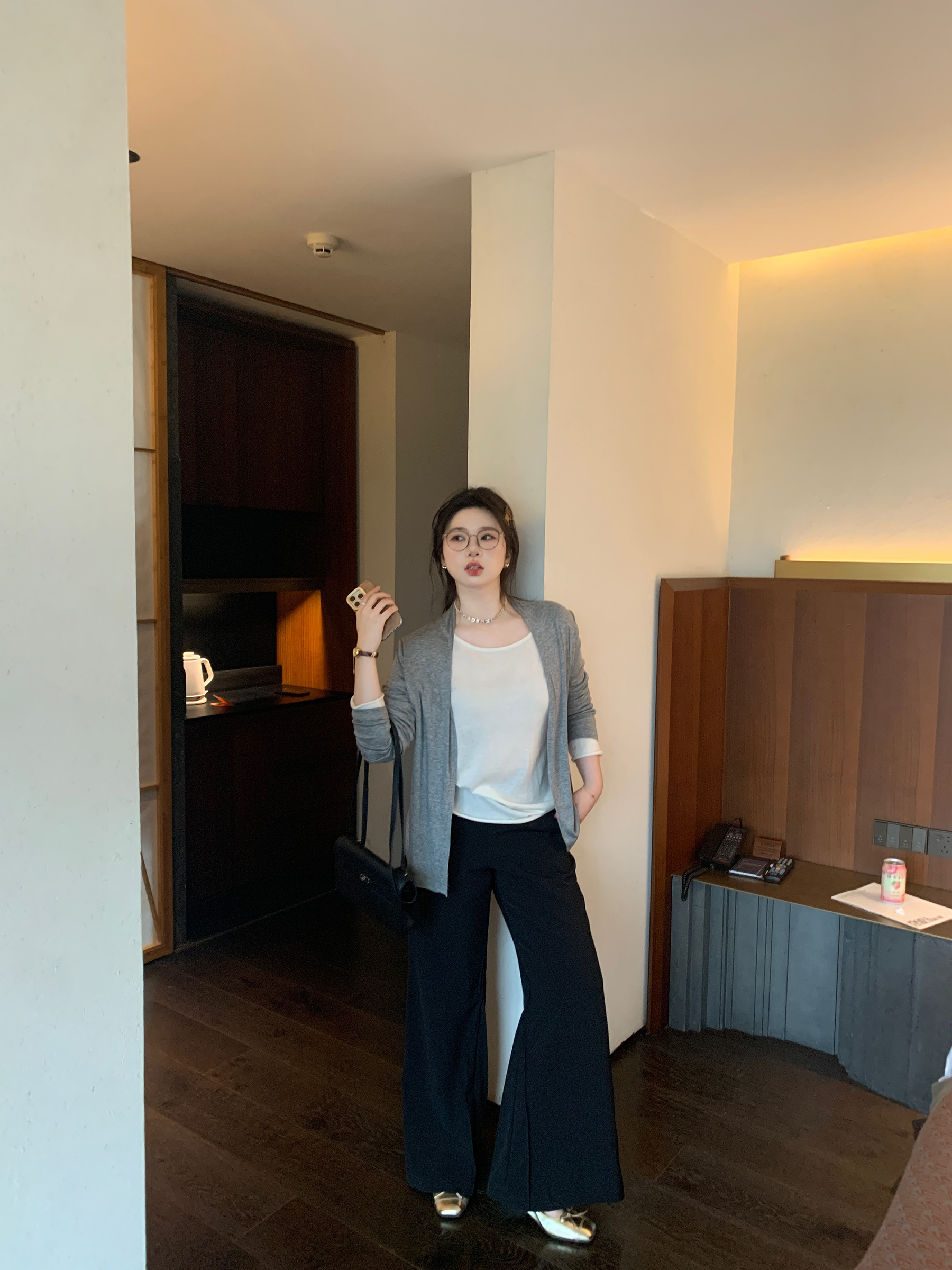 Lightweight Summer Cardigan Vest - Effortless Slimming Jacket for Sun Protection, Easy Wear, Comfortable Style Lightweight Summer Cardigan Vest - Effortless Slimming Jacket for Sun Protection, Easy Wear, Comfortable Style