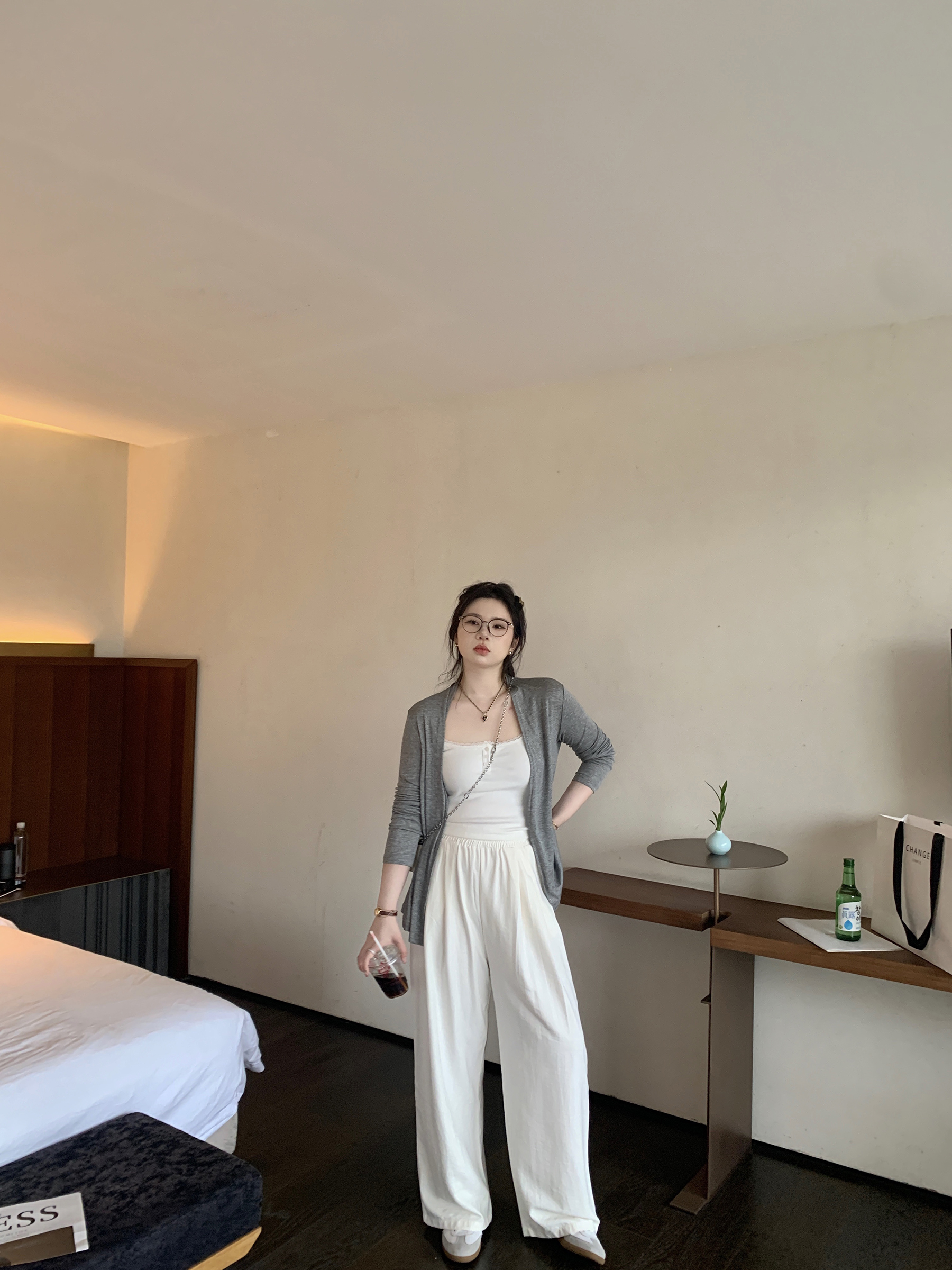 Lightweight Summer Cardigan Vest - Effortless Slimming Jacket for Sun Protection, Easy Wear, Comfortable Style Lightweight Summer Cardigan Vest - Effortless Slimming Jacket for Sun Protection, Easy Wear, Comfortable Style