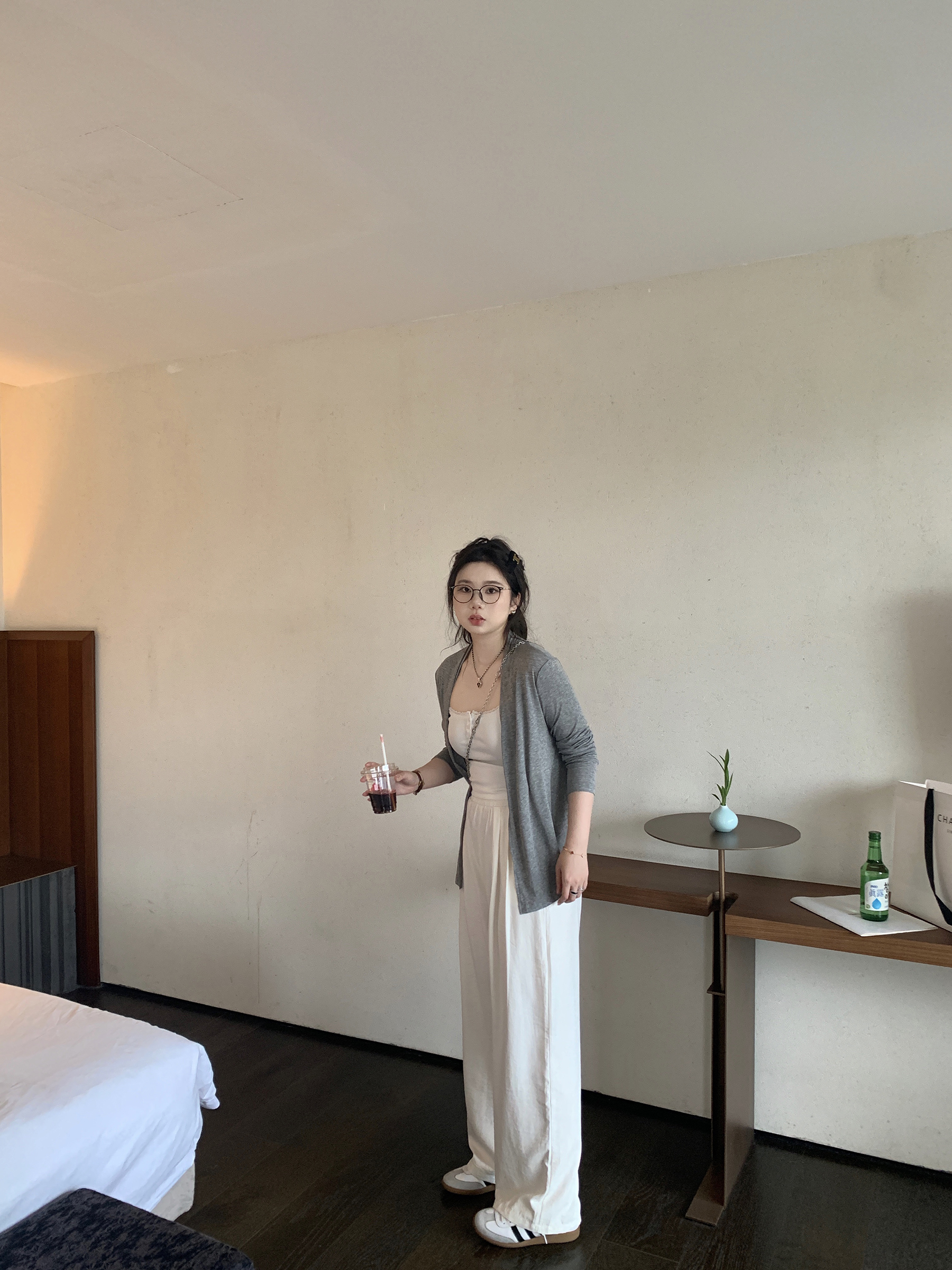 Lightweight Summer Cardigan Vest - Effortless Slimming Jacket for Sun Protection, Easy Wear, Comfortable Style Lightweight Summer Cardigan Vest - Effortless Slimming Jacket for Sun Protection, Easy Wear, Comfortable Style