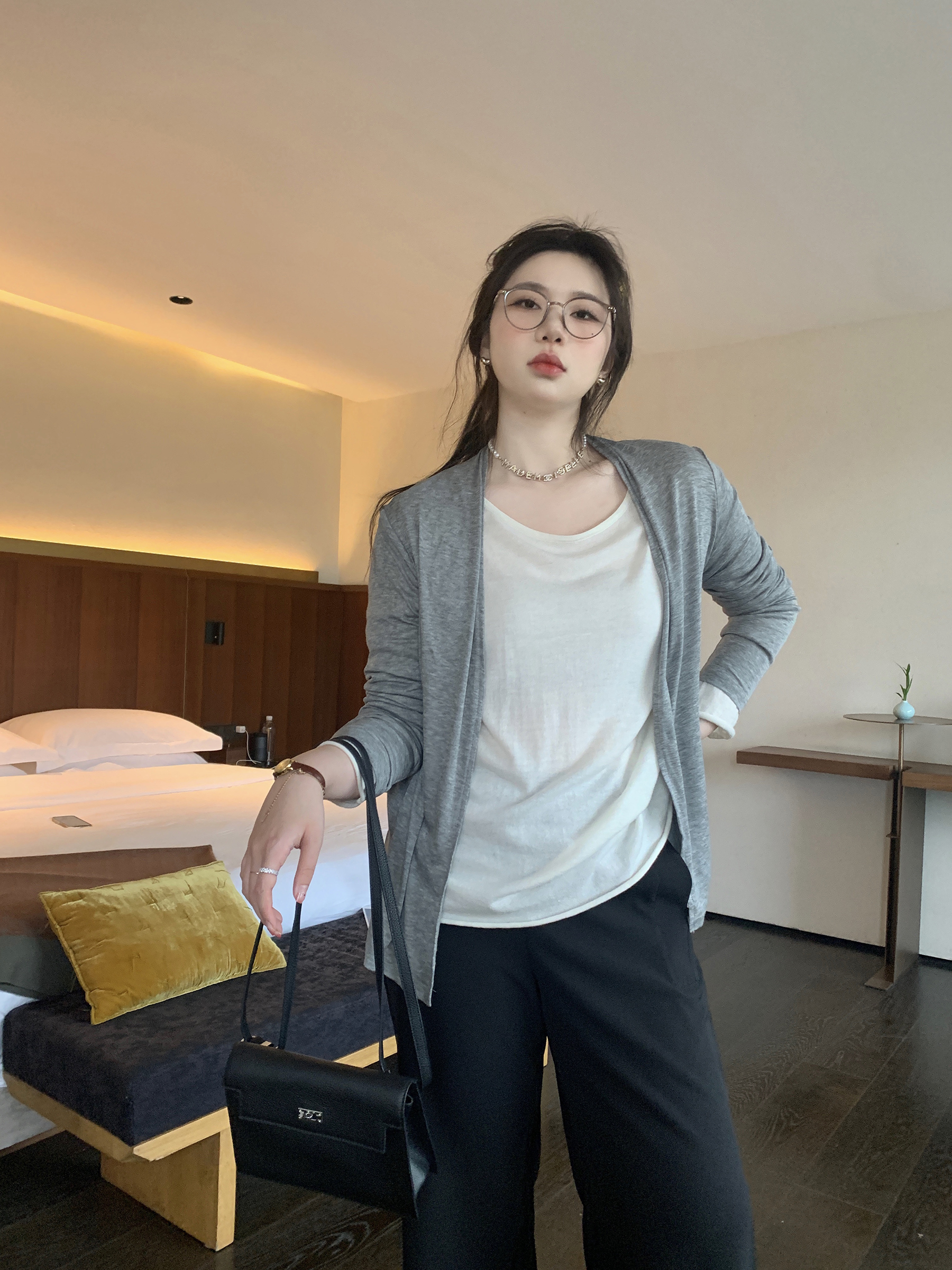 Lightweight Summer Cardigan Vest - Effortless Slimming Jacket for Sun Protection, Easy Wear, Comfortable Style Lightweight Summer Cardigan Vest - Effortless Slimming Jacket for Sun Protection, Easy Wear, Comfortable Style