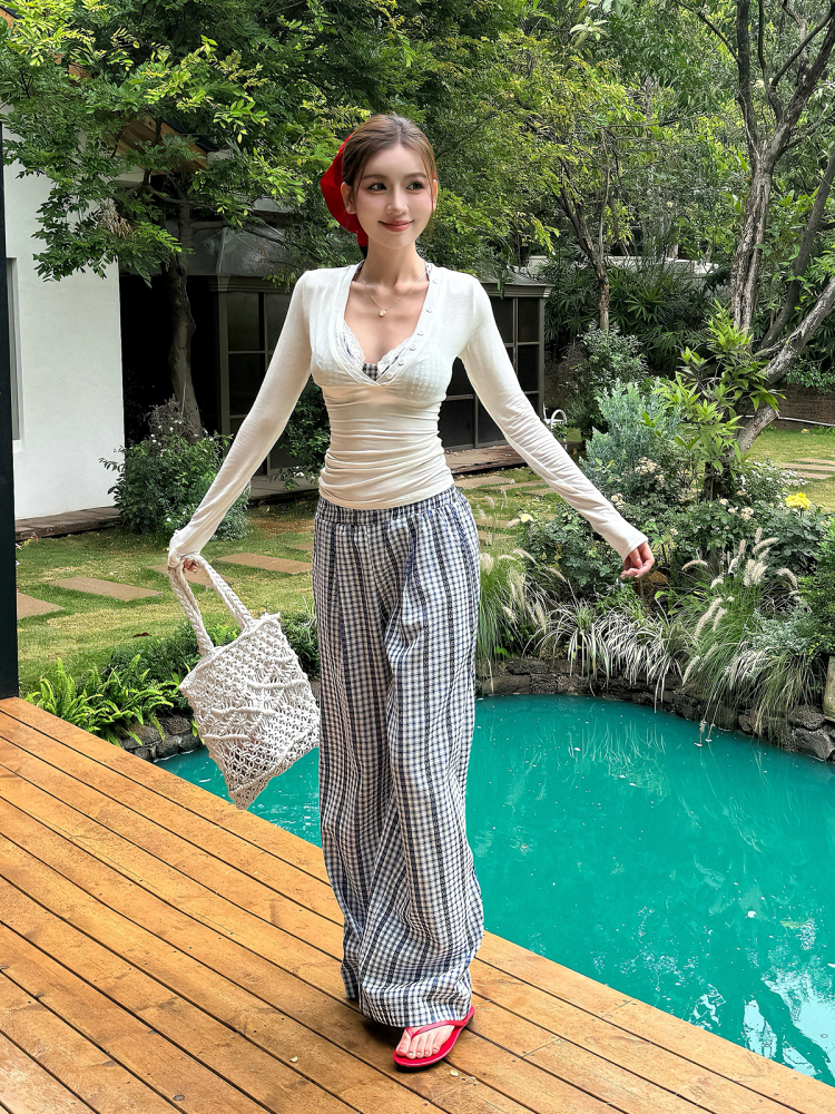 Lightweight Summer Sun-Protective White T-Shirt with Checkered Wide-Leg Pants Vacation Outfit for Women Lightweight Summer Sun-Protective White T-Shirt with Checkered Wide-Leg Pants Vacation Outfit for Women
