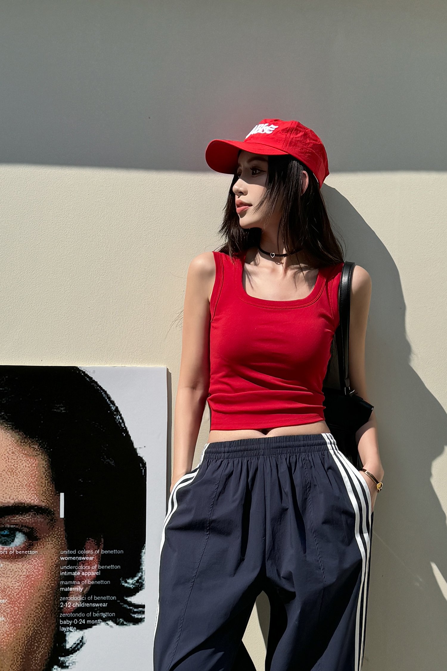 Lightweight U-Shaped Wide Shoulder Strap Vest with Chest Pads - Versatile Casual Women's Fashion for Spring and Summer