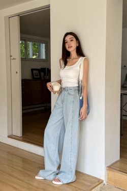 Lightweight U-Shaped Wide Shoulder Strap Vest with Chest Pads - Versatile Casual Women's Fashion for Spring and Summer