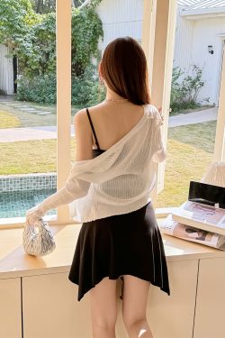 Lightweight V-Neck Knit Cardigan, Ribbed Ice Silk Short Outerwear, Sun Protection Cover-Up Top for Spring and Summer Fashion
