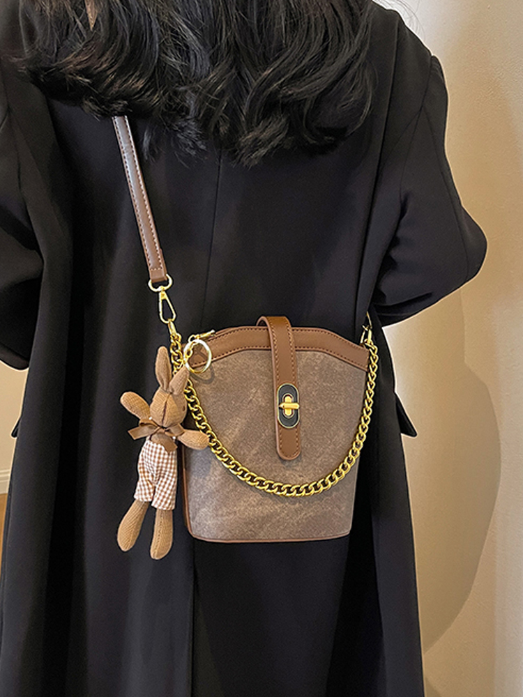 Lightweight Versatile Bucket Bag for Women – Fashionable Summer Travel Crossbody Shoulder Bag 2025 Style Lightweight Versatile Bucket Bag for Women – Fashionable Summer Travel Crossbody Shoulder Bag 2025 Style