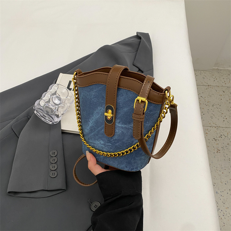 Lightweight Versatile Bucket Bag for Women – Fashionable Summer Travel Crossbody Shoulder Bag 2025 Style Lightweight Versatile Bucket Bag for Women – Fashionable Summer Travel Crossbody Shoulder Bag 2025 Style