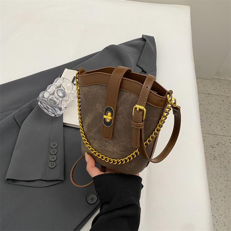 Lightweight Versatile Bucket Bag for Women – Fashionable Summer Travel Crossbody Shoulder Bag 2025 Style Lightweight Versatile Bucket Bag for Women – Fashionable Summer Travel Crossbody Shoulder Bag 2025 Style