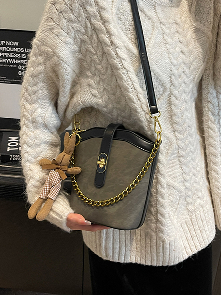 Lightweight Versatile Bucket Bag for Women – Fashionable Summer Travel Crossbody Shoulder Bag 2025 Style Lightweight Versatile Bucket Bag for Women – Fashionable Summer Travel Crossbody Shoulder Bag 2025 Style