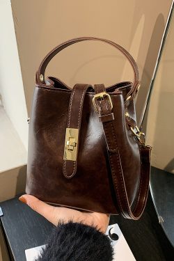 Lightweight Versatile Shoulder Bag for Women - Spring 2025 Commuting Handbag, Travel Crossbody Bag in Chic Design