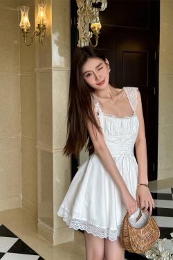 Lightweight White Lace Spaghetti Strap Dress for Women - Summer French Style with Waist-Cinching Design and Flared Short Skirt