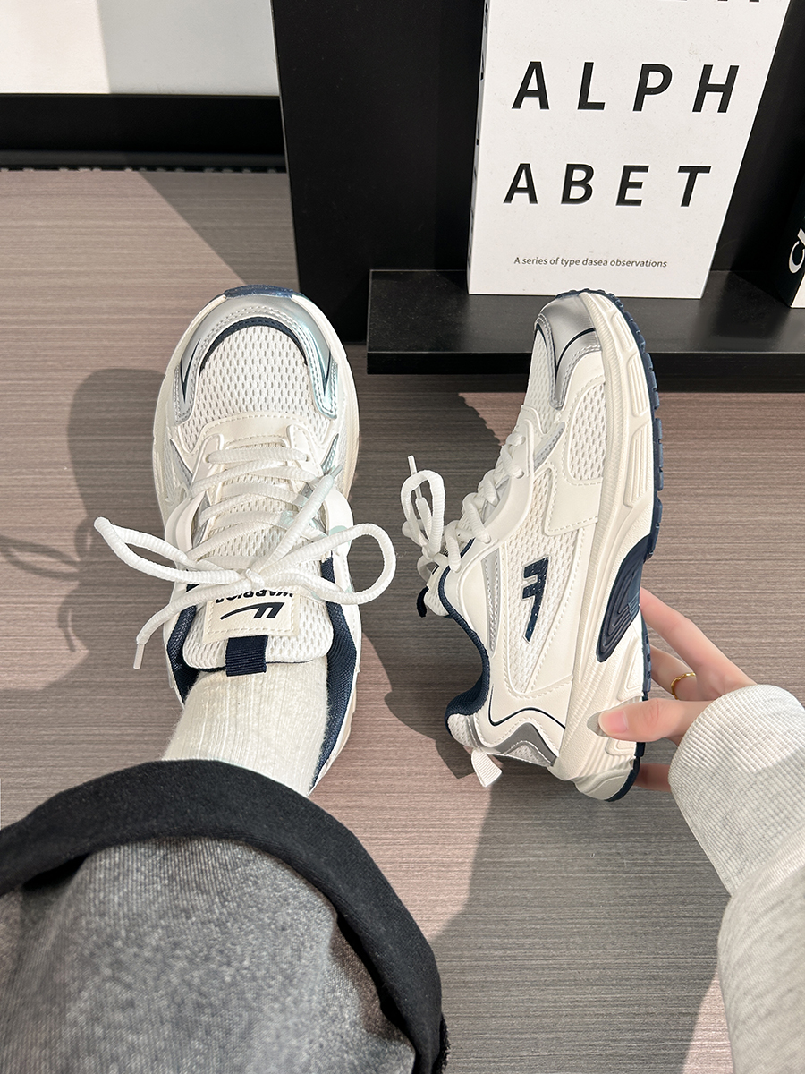 Lightweight White Mesh Sports Shoes for Women, Breathable Soft-Soled Summer Sneakers, American-Style Dad Shoes 2025 Lightweight White Mesh Sports Shoes for Women, Breathable Soft-Soled Summer Sneakers, American-Style Dad Shoes 2025