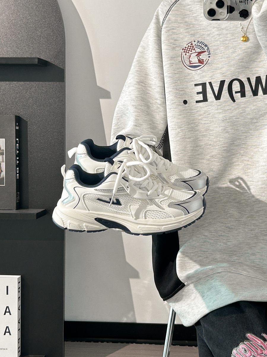 Lightweight White Mesh Sports Shoes for Women, Breathable Soft-Soled Summer Sneakers, American-Style Dad Shoes 2025 Lightweight White Mesh Sports Shoes for Women, Breathable Soft-Soled Summer Sneakers, American-Style Dad Shoes 2025