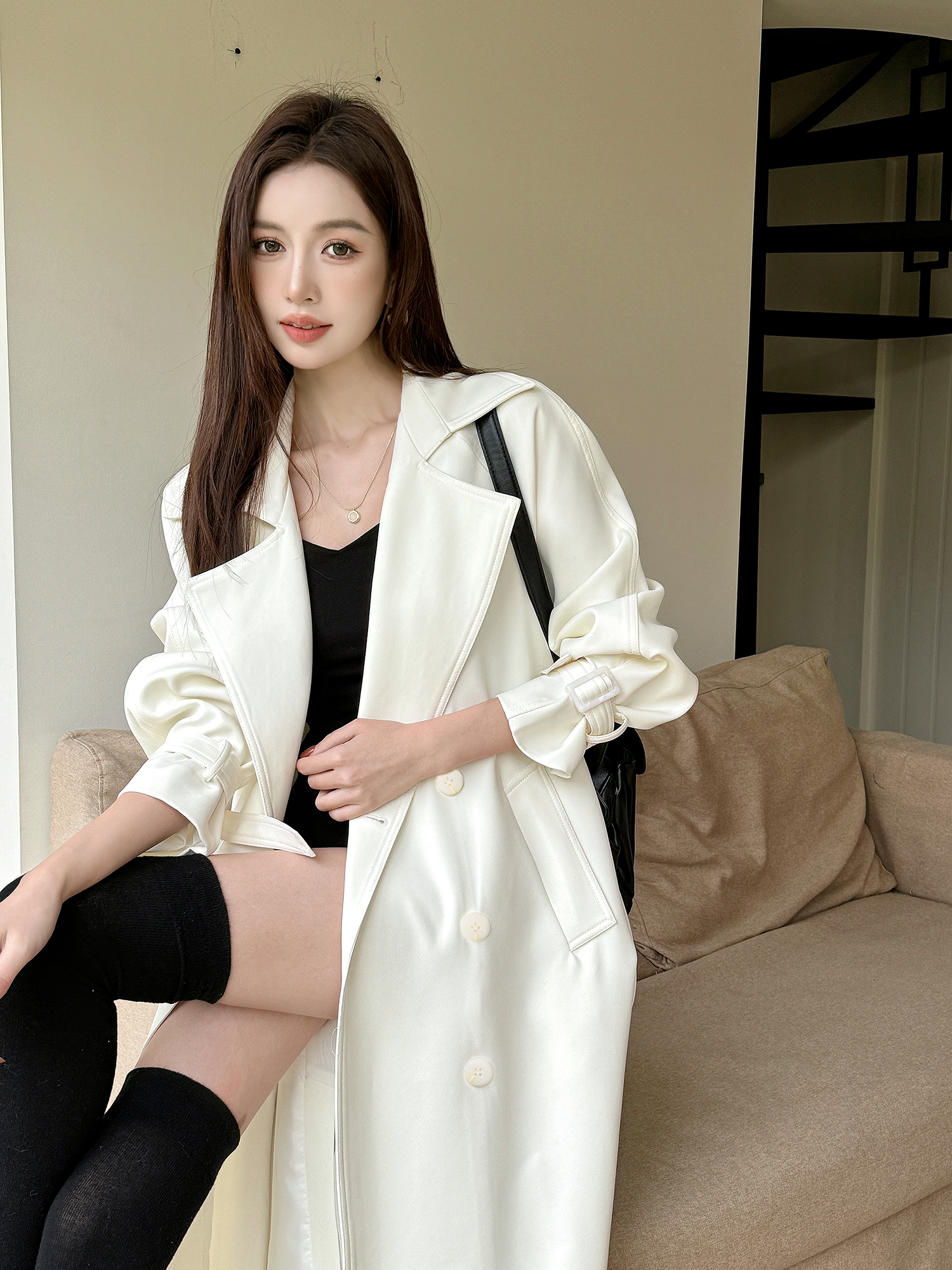 Lightweight White Mid-Length Trench Coat 2025, Casual Drape, Belted Double-Breasted Design, Chic Everyday Outerwear Lightweight White Mid-Length Trench Coat 2025, Casual Drape, Belted Double-Breasted Design, Chic Everyday Outerwear