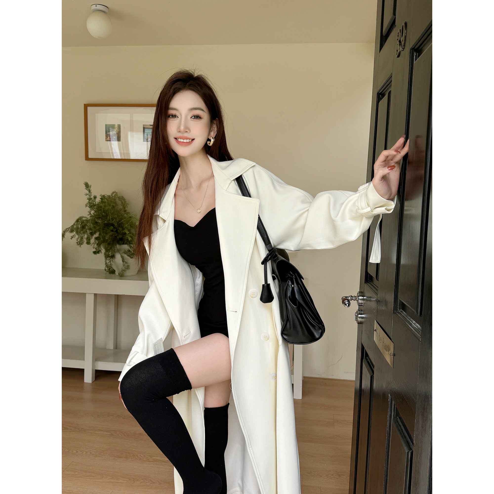 Lightweight White Mid-Length Trench Coat 2025, Casual Drape, Belted Double-Breasted Design, Chic Everyday Outerwear Lightweight White Mid-Length Trench Coat 2025, Casual Drape, Belted Double-Breasted Design, Chic Everyday Outerwear