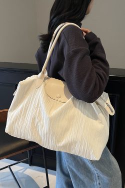 Lightweight Women's Large Capacity Commuter Bag - Fashionable Shoulder Bag for Business Travel, Maternity, and Gym