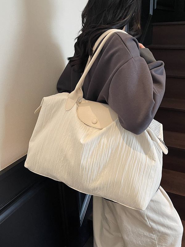 Lightweight Women's Large Capacity Commuter Bag - Fashionable Shoulder Bag for Business Travel, Maternity, and Gym Lightweight Women's Large Capacity Commuter Bag - Fashionable Shoulder Bag for Business Travel, Maternity, and Gym