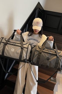 Lightweight Women's Short Trip Handbag, Large Capacity Travel Bag, Dual-Use Shoulder Backpack for Business & Gym