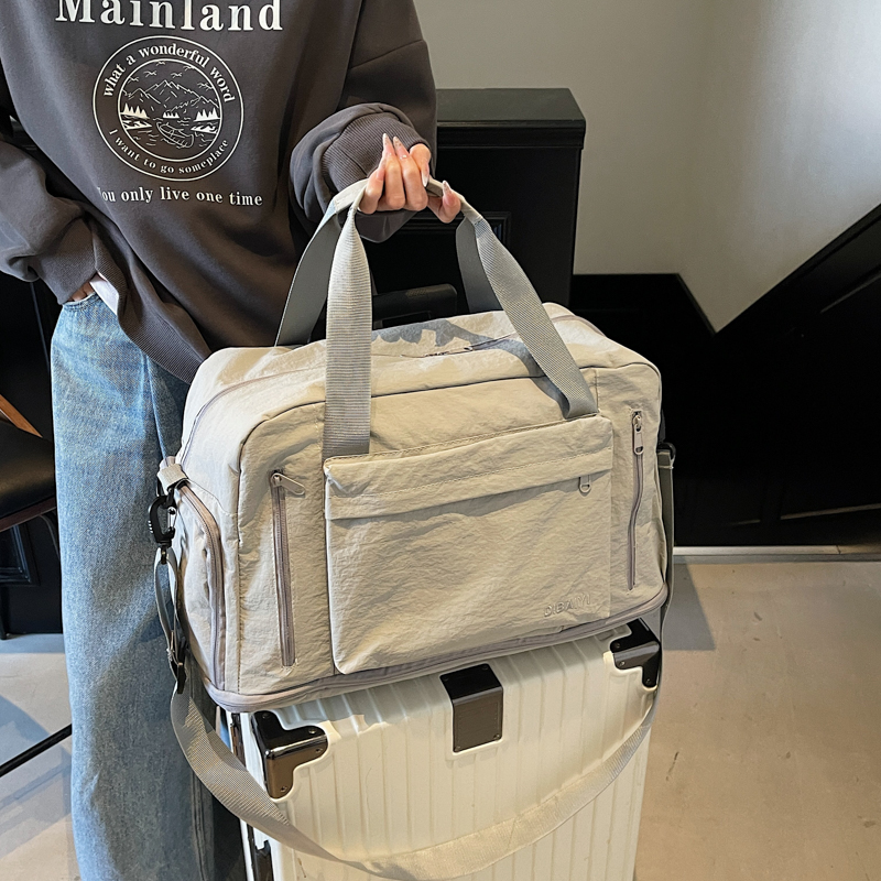 Lightweight Women's Travel Bag - Large Capacity Commuting Luggage, Sports Fitness & Maternity Storage Bag for Short-Distance Trips Lightweight Women's Travel Bag - Large Capacity Commuting Luggage, Sports Fitness & Maternity Storage Bag for Short-Distance Trips