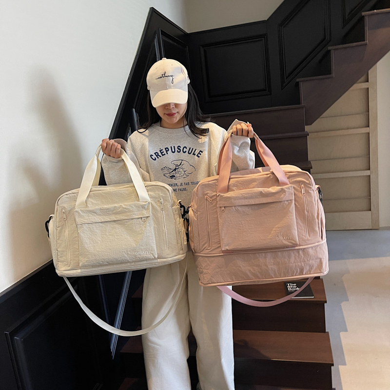 Lightweight Women's Travel Bag - Large Capacity Commuting Luggage, Sports Fitness & Maternity Storage Bag for Short-Distance Trips Lightweight Women's Travel Bag - Large Capacity Commuting Luggage, Sports Fitness & Maternity Storage Bag for Short-Distance Trips