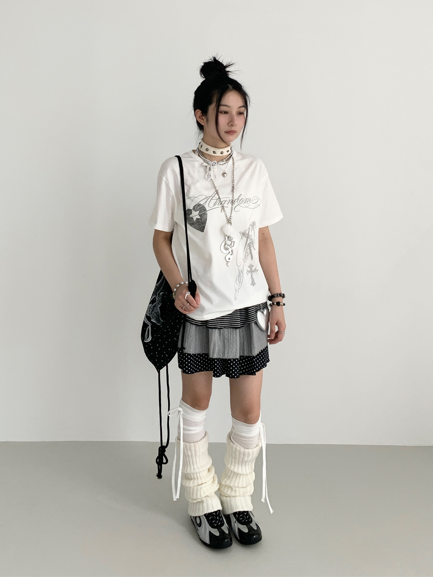 Loose Casual Black and White Short Sleeve T-Shirt with Text Print - Round Neck, Trendy Street Style, Everyday Essential Loose Casual Black and White Short Sleeve T-Shirt with Text Print - Round Neck, Trendy Street Style, Everyday Essential