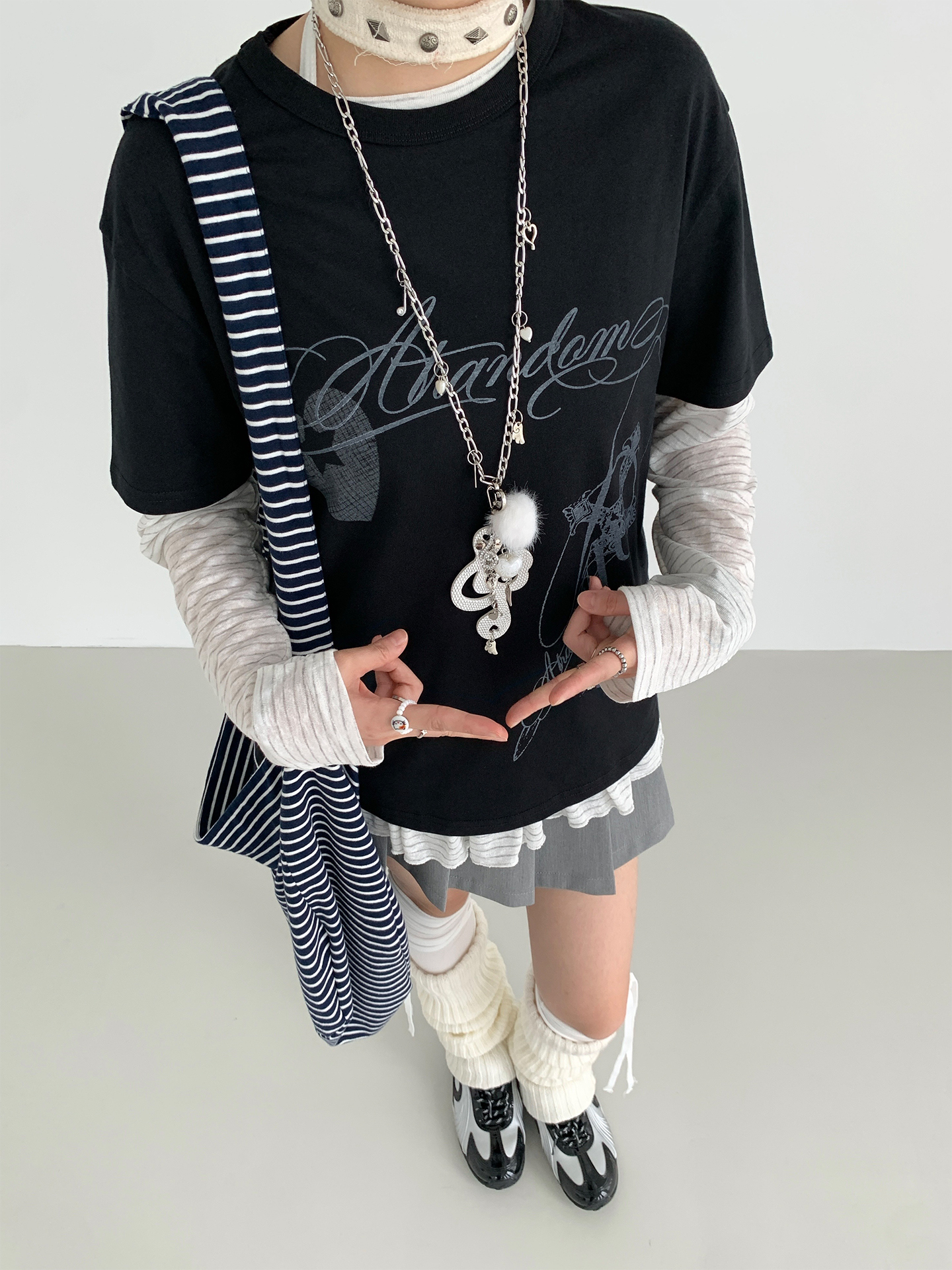 Loose Casual Black and White Short Sleeve T-Shirt with Text Print - Round Neck, Trendy Street Style, Everyday Essential Loose Casual Black and White Short Sleeve T-Shirt with Text Print - Round Neck, Trendy Street Style, Everyday Essential