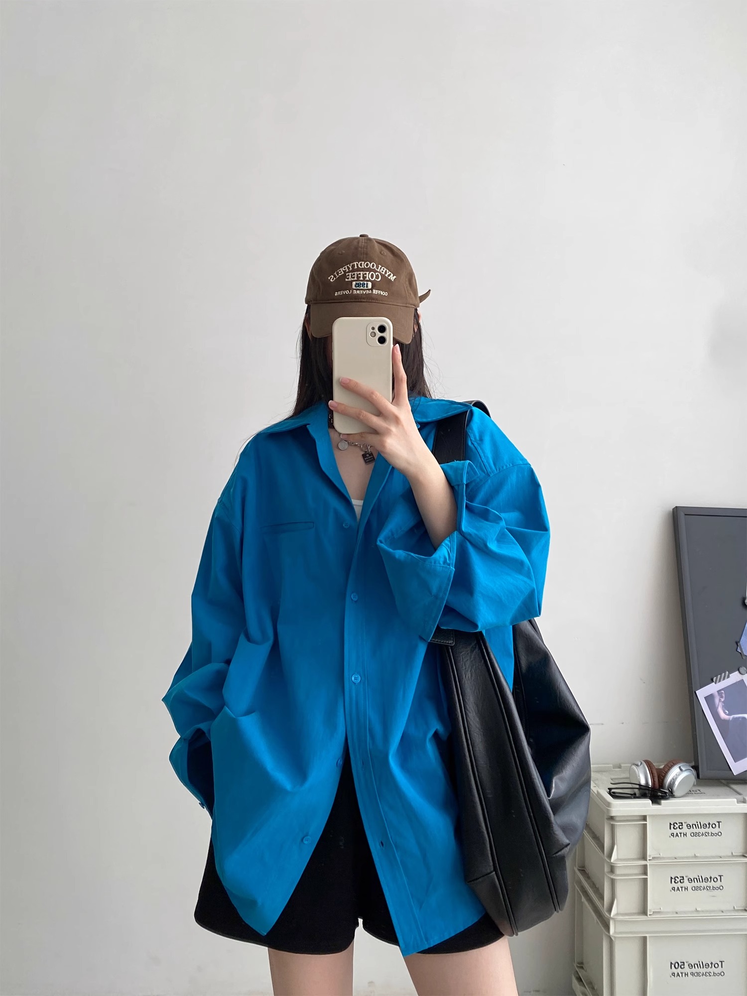 Loose-Fitting Oversized Shirt in Pink and Blue - Flattering High-End Relaxed Fit for Spring and Autumn Fashion Loose-Fitting Oversized Shirt in Pink and Blue - Flattering High-End Relaxed Fit for Spring and Autumn Fashion