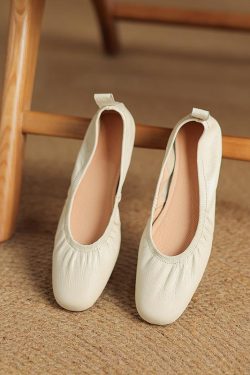 Low-Heeled Chunky Sole Genuine Leather Moccasin Flats - Ultra-Soft Small Shoes for Comfortable Everyday Wear