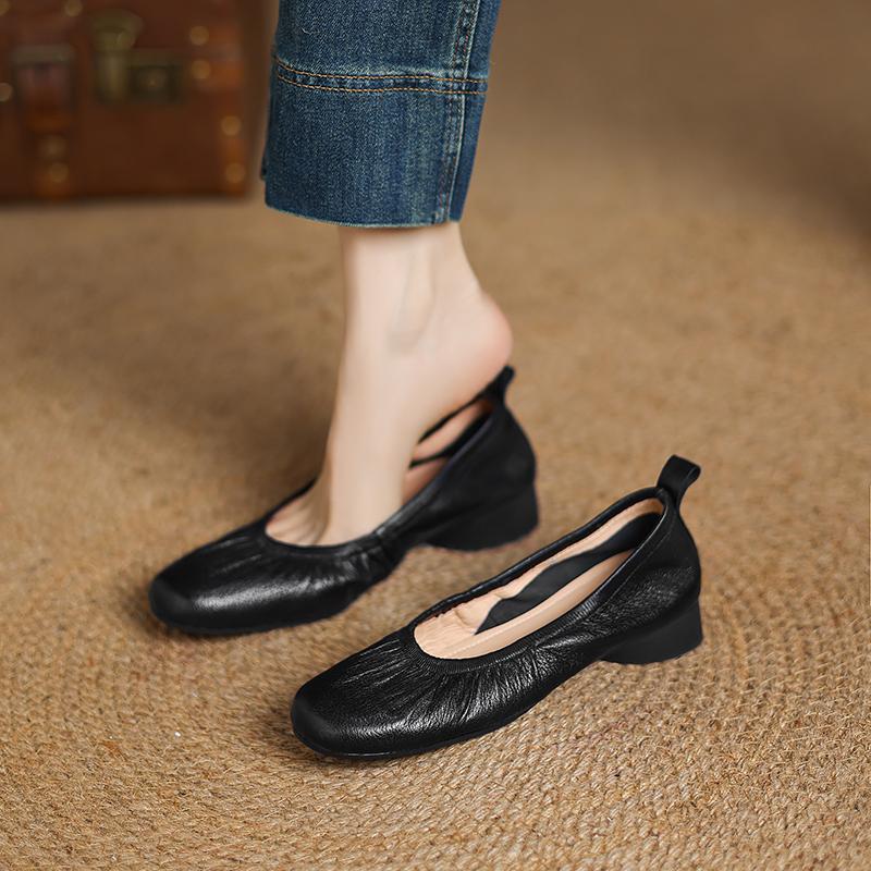 Low-Heeled Chunky Sole Genuine Leather Moccasin Flats - Ultra-Soft Small Shoes for Comfortable Everyday Wear Low-Heeled Chunky Sole Genuine Leather Moccasin Flats - Ultra-Soft Small Shoes for Comfortable Everyday Wear