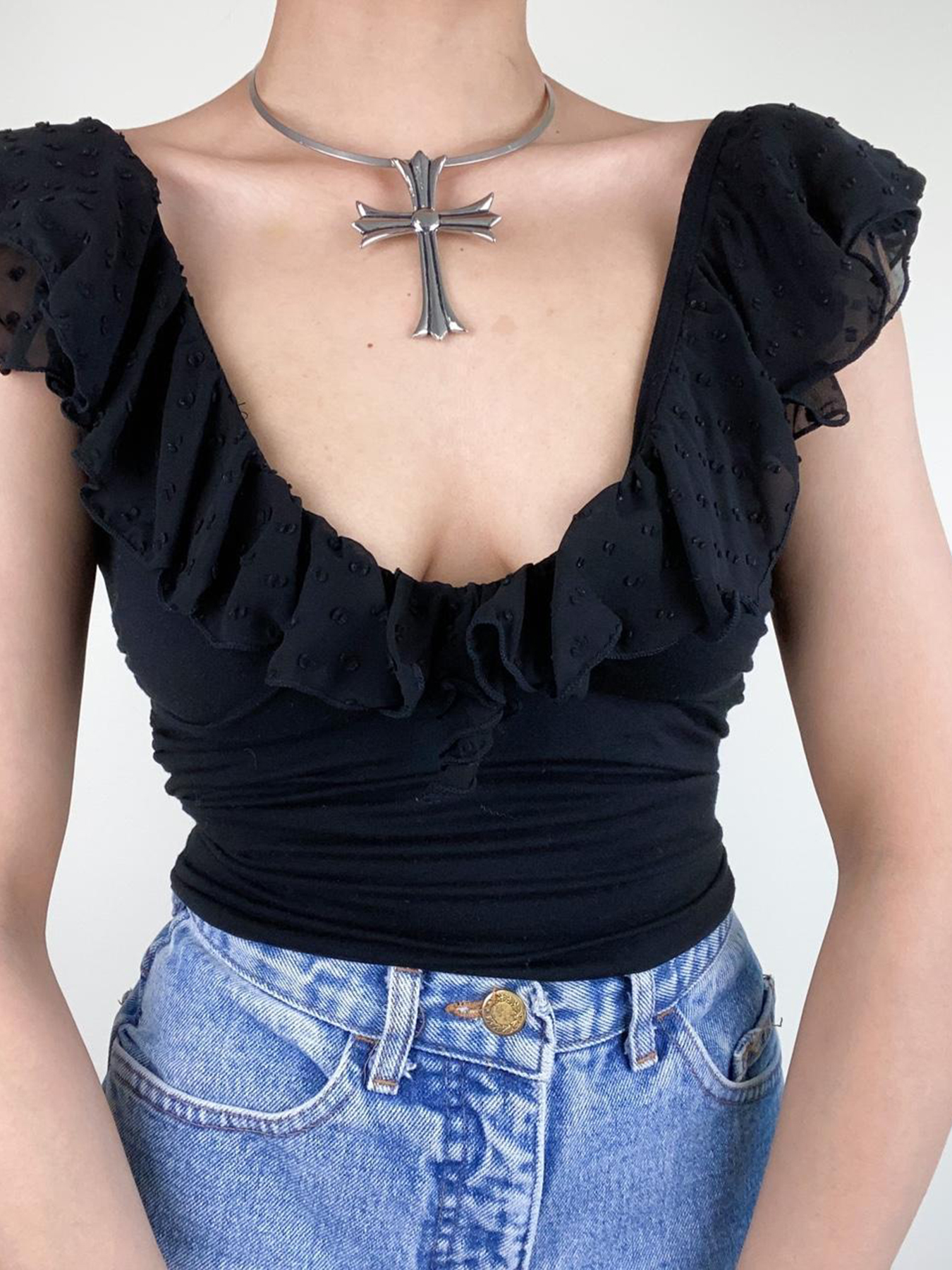 Low-Neck Ruffled Backless Short Tank Top for Women with Flutter Sleeves - Romantic French Vacation Style, Slim Fit Low-Neck Ruffled Backless Short Tank Top for Women with Flutter Sleeves - Romantic French Vacation Style, Slim Fit