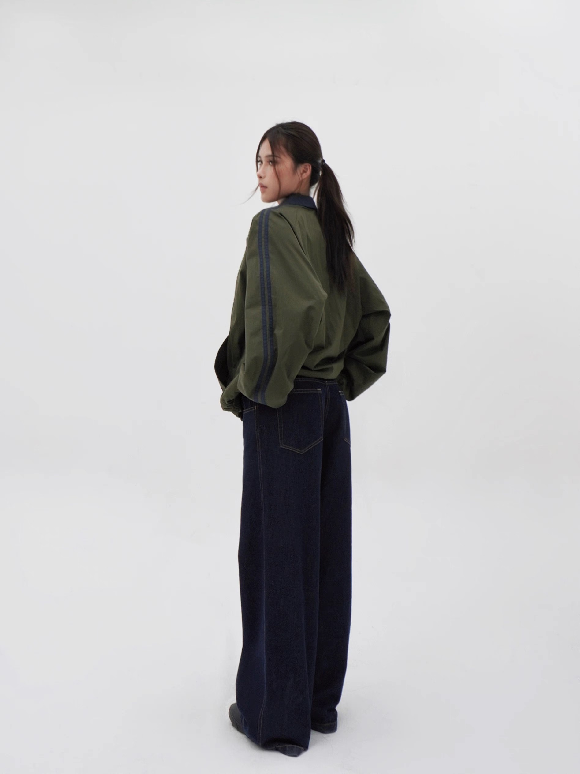 Low-Rise Vintage Loose Wide-Leg Jeans for Women - 90s Inspired Denim Trousers Low-Rise Vintage Loose Wide-Leg Jeans for Women - 90s Inspired Denim Trousers