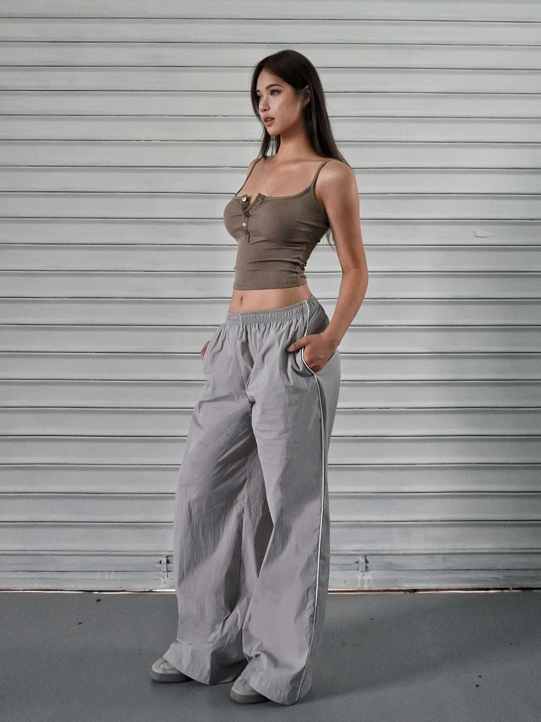 Low-Waist Retro Color-Block Wide-Leg Sports Cargo Pants for Sun Protection - 90s Inspired Fashion Low-Waist Retro Color-Block Wide-Leg Sports Cargo Pants for Sun Protection - 90s Inspired Fashion