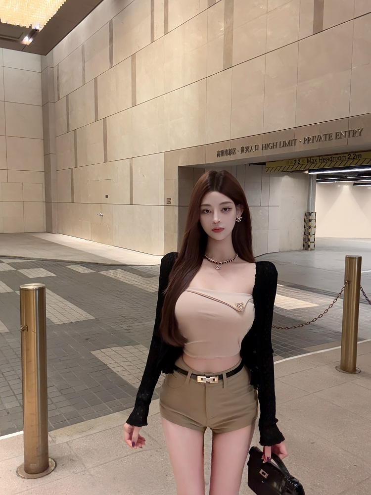 Luna Lona Ice Silk Knitted Women's Short Cardigan with Lace Trim - Lightweight, Elegant Layering for Spring and Summer Luna Lona Ice Silk Knitted Women's Short Cardigan with Lace Trim - Lightweight, Elegant Layering for Spring and Summer