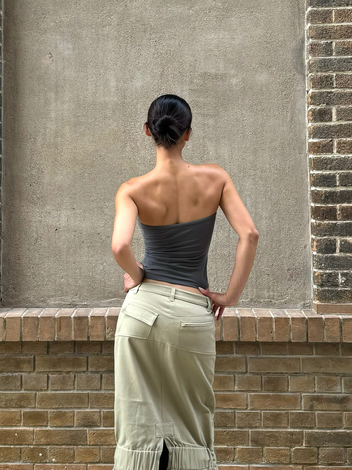 Matte Charcoal Gray Strapless Dress with Soft Stretch Fabric, Tight Fit, and Bust Support - Perfect for Y2K Style Matte Charcoal Gray Strapless Dress with Soft Stretch Fabric, Tight Fit, and Bust Support - Perfect for Y2K Style