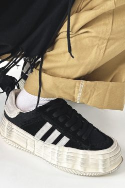 Men's and Women's Black Warrior Three-Stripe Canvas Board Shoes - Trendy Japanese-Style Couple Sneakers