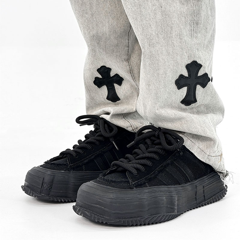 Men's and Women's Black Warrior Three-Stripe Canvas Board Shoes - Trendy Japanese-Style Couple Sneakers Men's and Women's Black Warrior Three-Stripe Canvas Board Shoes - Trendy Japanese-Style Couple Sneakers