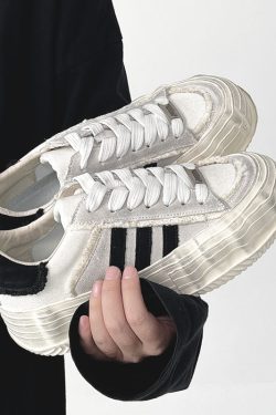 Men's and Women's Black Warrior Three-Stripe Canvas Board Shoes - Trendy Japanese-Style Couple Sneakers