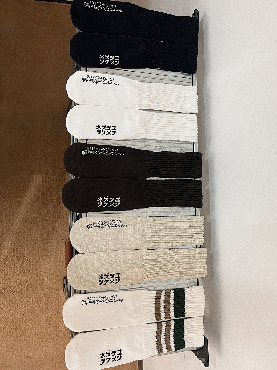 Men's Mid-Tube Socks, Japanese-Style Printed Couple Socks for Autumn & Winter, Women's American Sports Socks, Trendy Streetwear Fashion Men's Mid-Tube Socks, Japanese-Style Printed Couple Socks for Autumn & Winter, Women's American Sports Socks, Trendy Streetwear Fashion