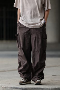 Men's Military Cargo Pants with Closed Pleated Design and Multiple Pockets - Tapered Casual Long Pants